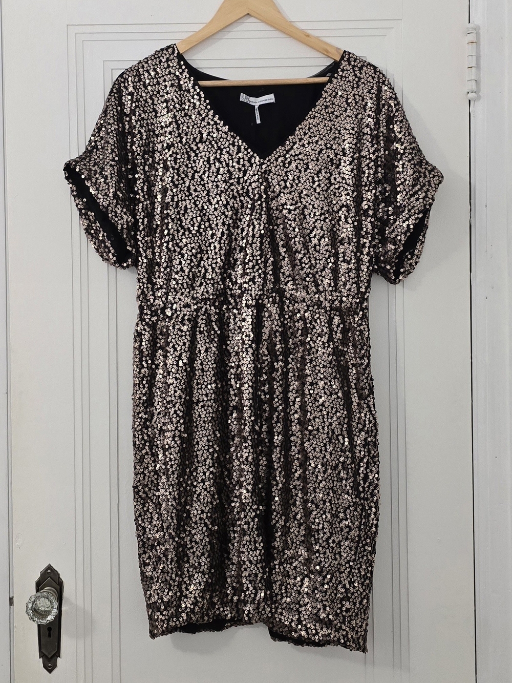 French Connection Short Sleeve Gold Sequin V-Neck Dress, Size XL, Euc